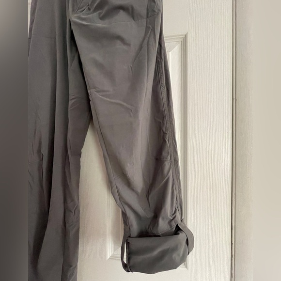 Women's Columbia Gray Hiking Pants - Picture 6 of 6